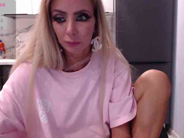 blondalina webcam