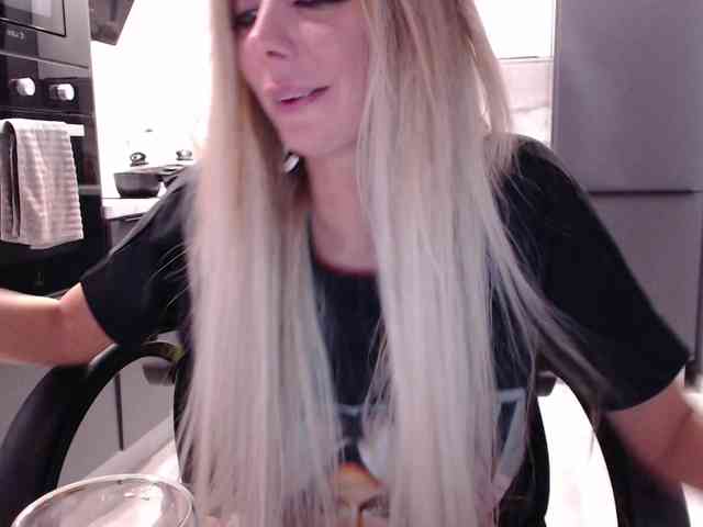 blondalina webcam