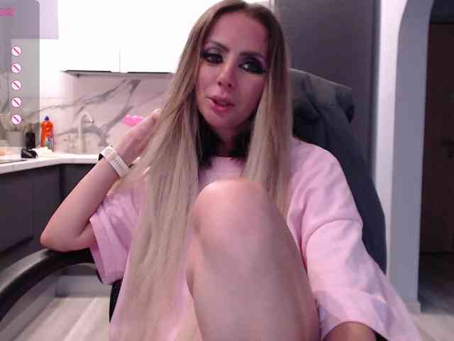blondalina webcam