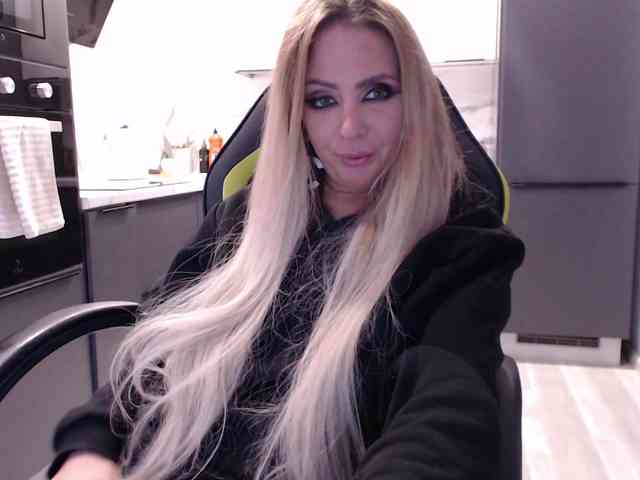 blondalina webcam