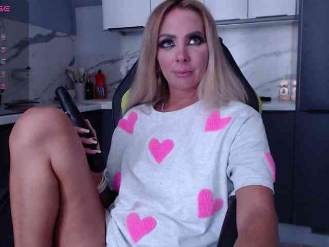 blondalina webcam