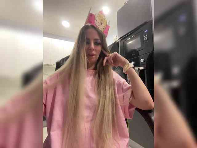 blondalina webcam