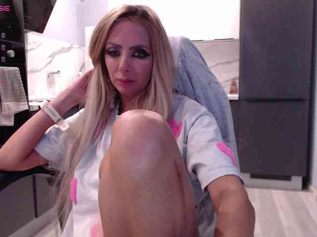 blondalina webcam