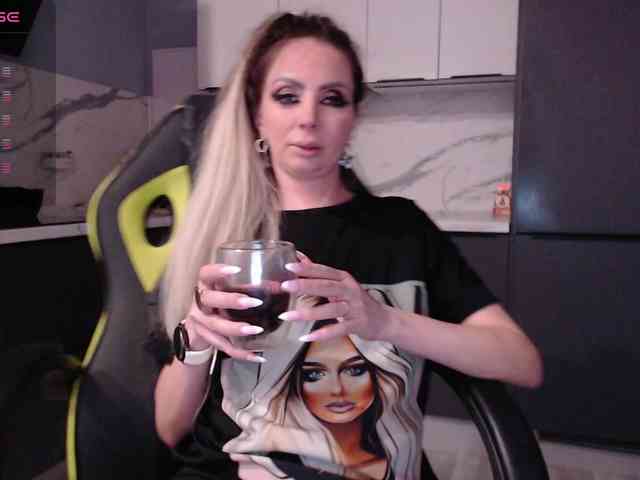 blondalina webcam
