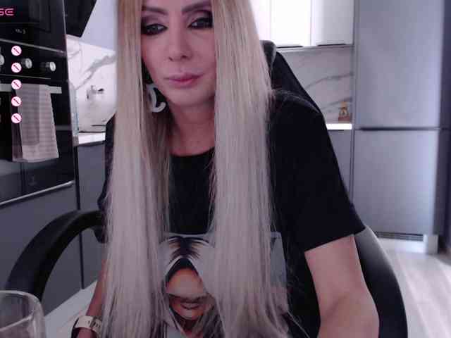 blondalina webcam