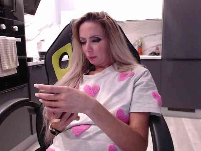 blondalina webcam
