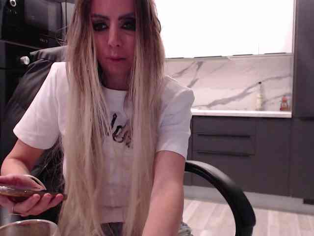 blondalina webcam