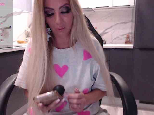 blondalina webcam