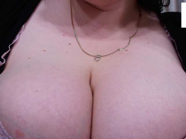 Irishka14 live cam on BongaCams