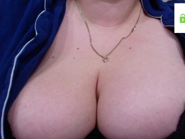Irishka14 live cam on BongaCams