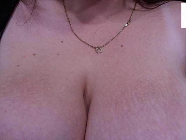 Irishka14 live cam on BongaCams
