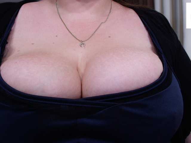 Irishka14 live cam on BongaCams