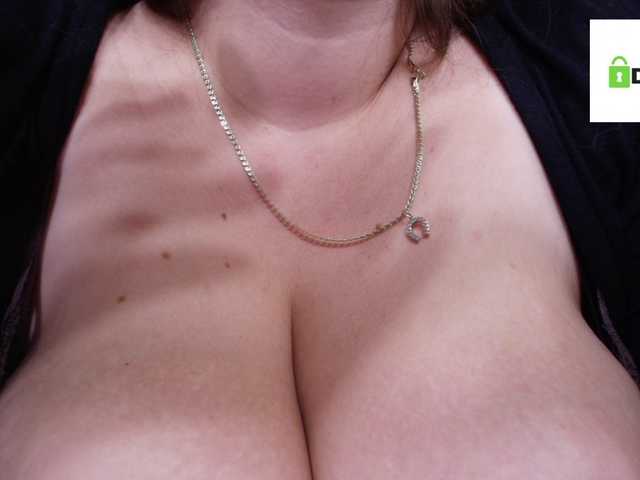 Irishka14 live cam on BongaCams