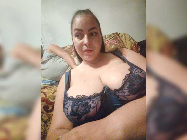 kissmabont live cam on BongaCams