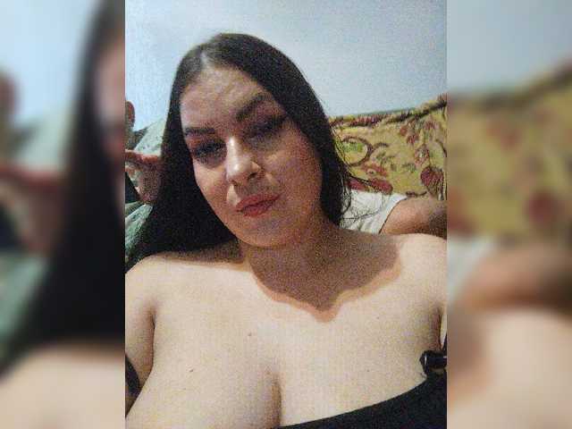 kissmabont live cam on BongaCams