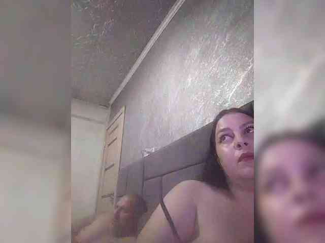 Cleopatra1990 webcam