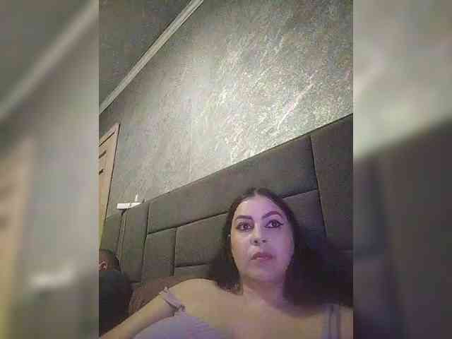 Cleopatra1990 webcam