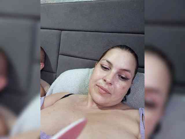 Cleopatra1990 webcam