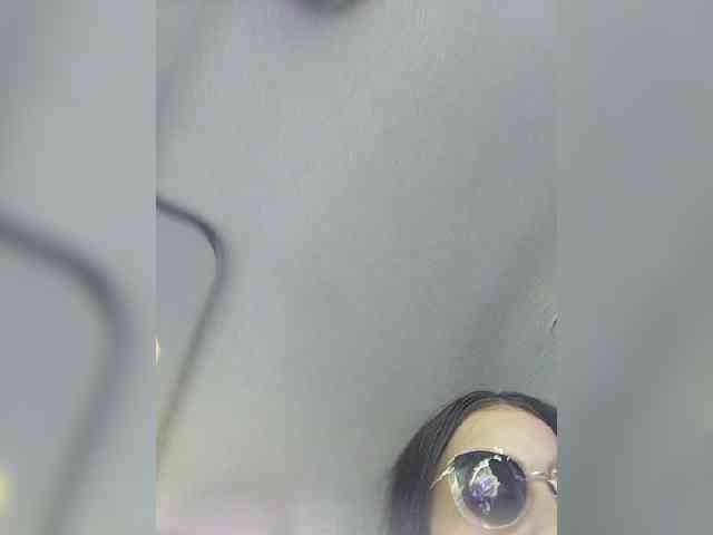 Cleopatra1990 webcam