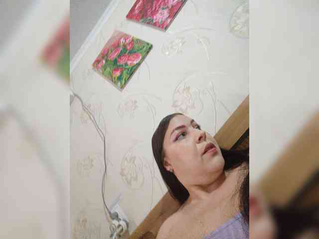 Cleopatra1990 webcam