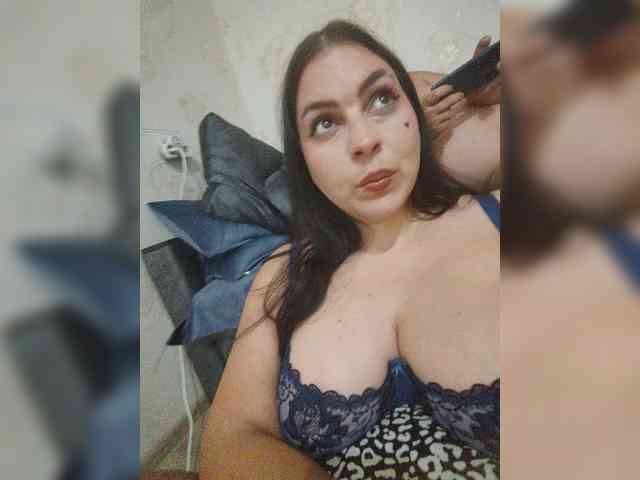 Cleopatra1990 webcam