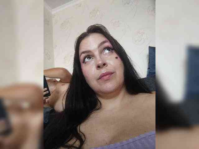 Cleopatra1990 webcam