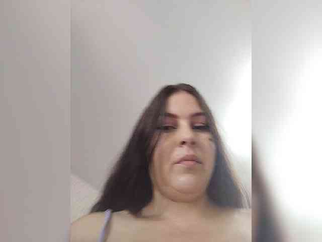 Cleopatra1990 webcam