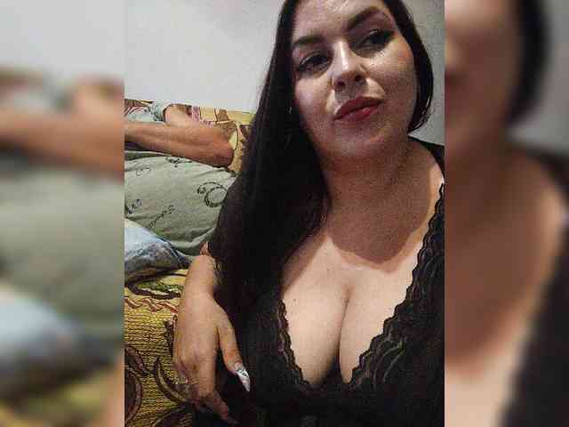 Cleopatra1990 webcam