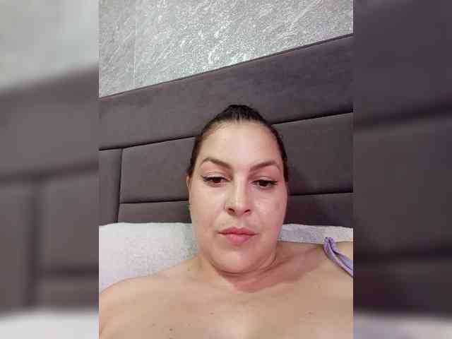 Cleopatra1990 webcam