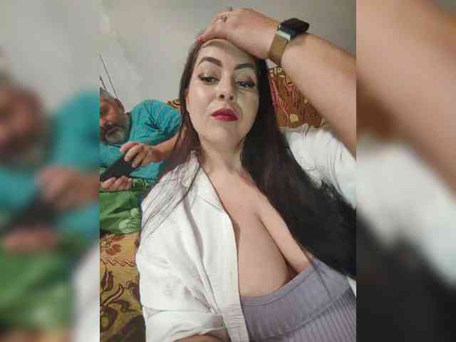 Cleopatra1990 webcam