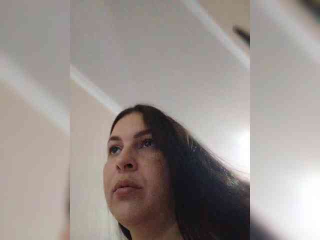Cleopatra1990 webcam