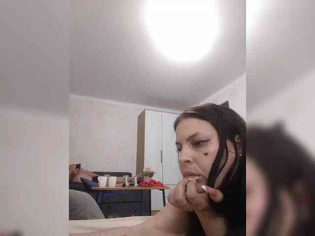 Cleopatra1990 webcam