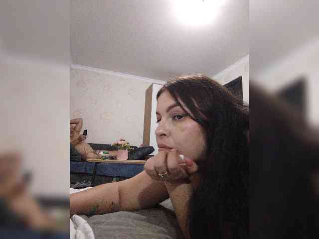 Cleopatra1990 webcam
