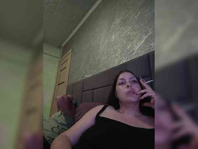 Cleopatra1990 webcam