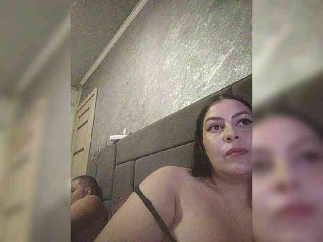Este modelo está en vivo ahora. kissmabont