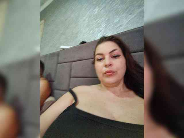Cleopatra1990 webcam