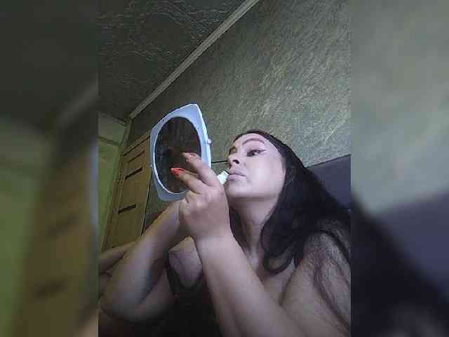 Cleopatra1990 webcam