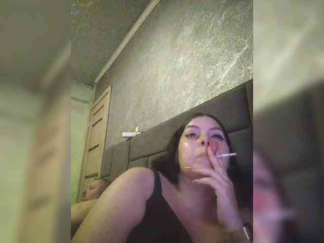 Cleopatra1990 webcam