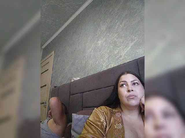 Cleopatra1990 webcam