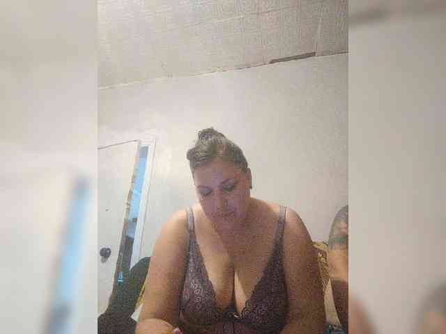 Cleopatra1990 webcam
