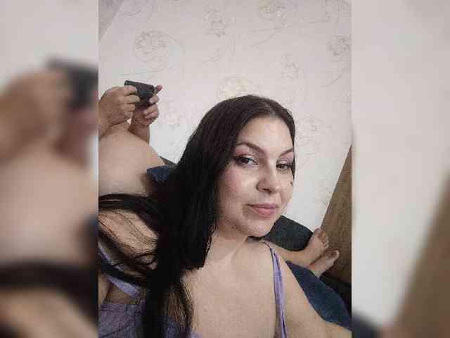 Cleopatra1990 webcam
