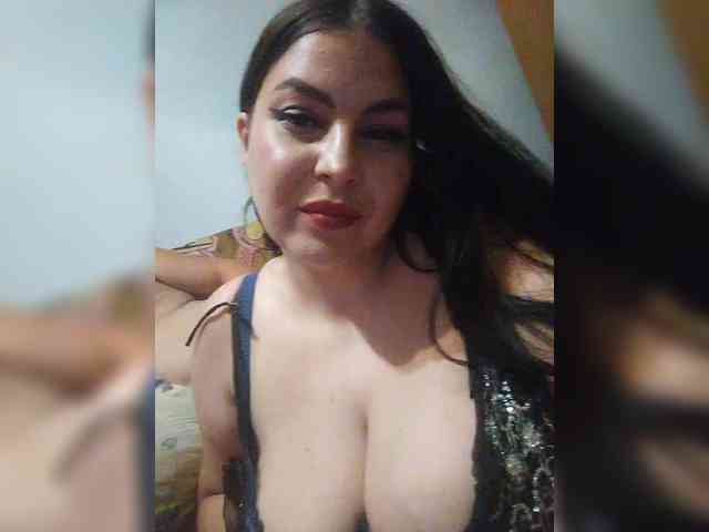 Cleopatra1990 webcam