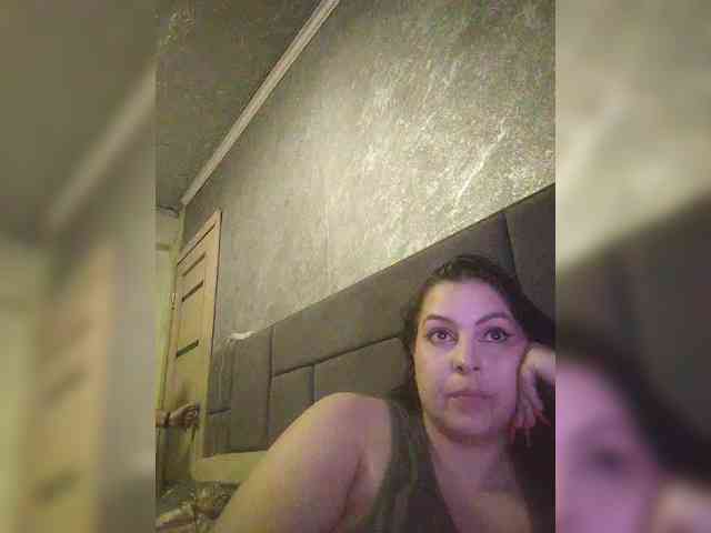 Cleopatra1990 webcam