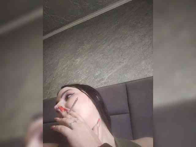 Cleopatra1990 webcam