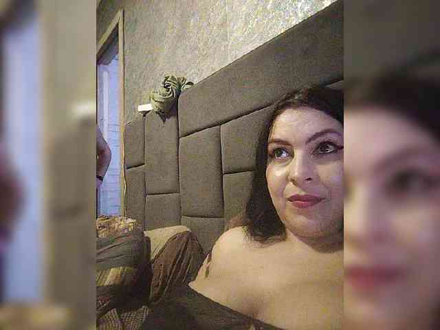 Cleopatra1990 webcam