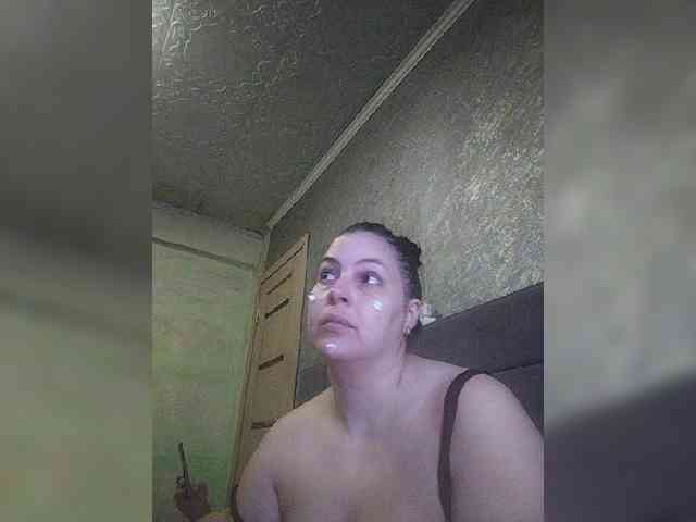 Cleopatra1990 webcam