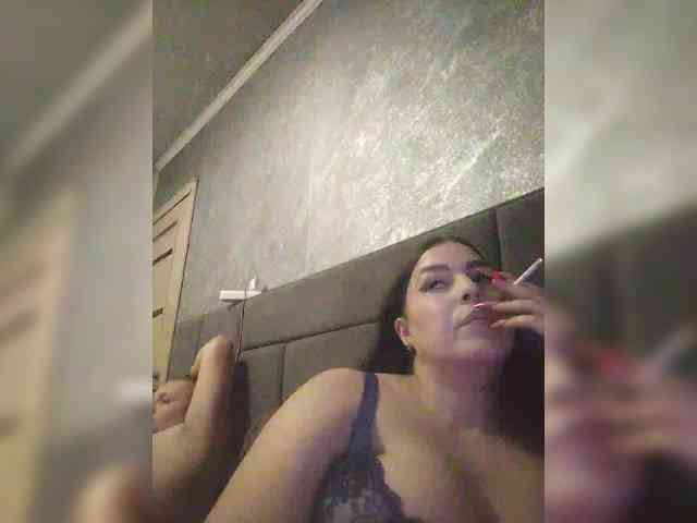 Cleopatra1990 webcam