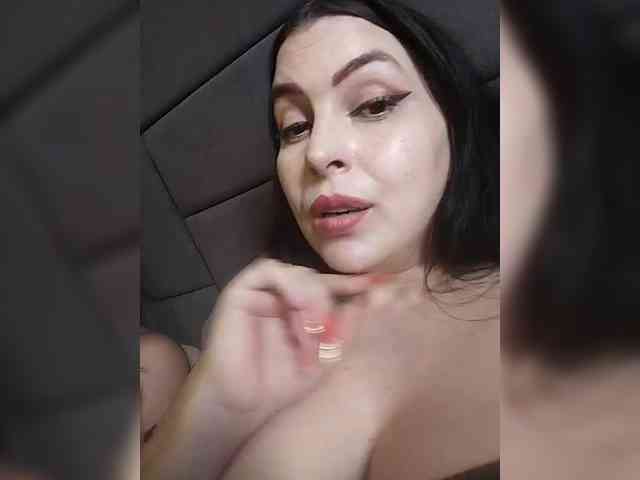 Cleopatra1990 webcam