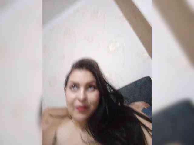 Cleopatra1990 webcam