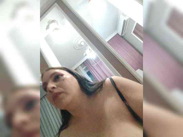 Cleopatra1990 webcam